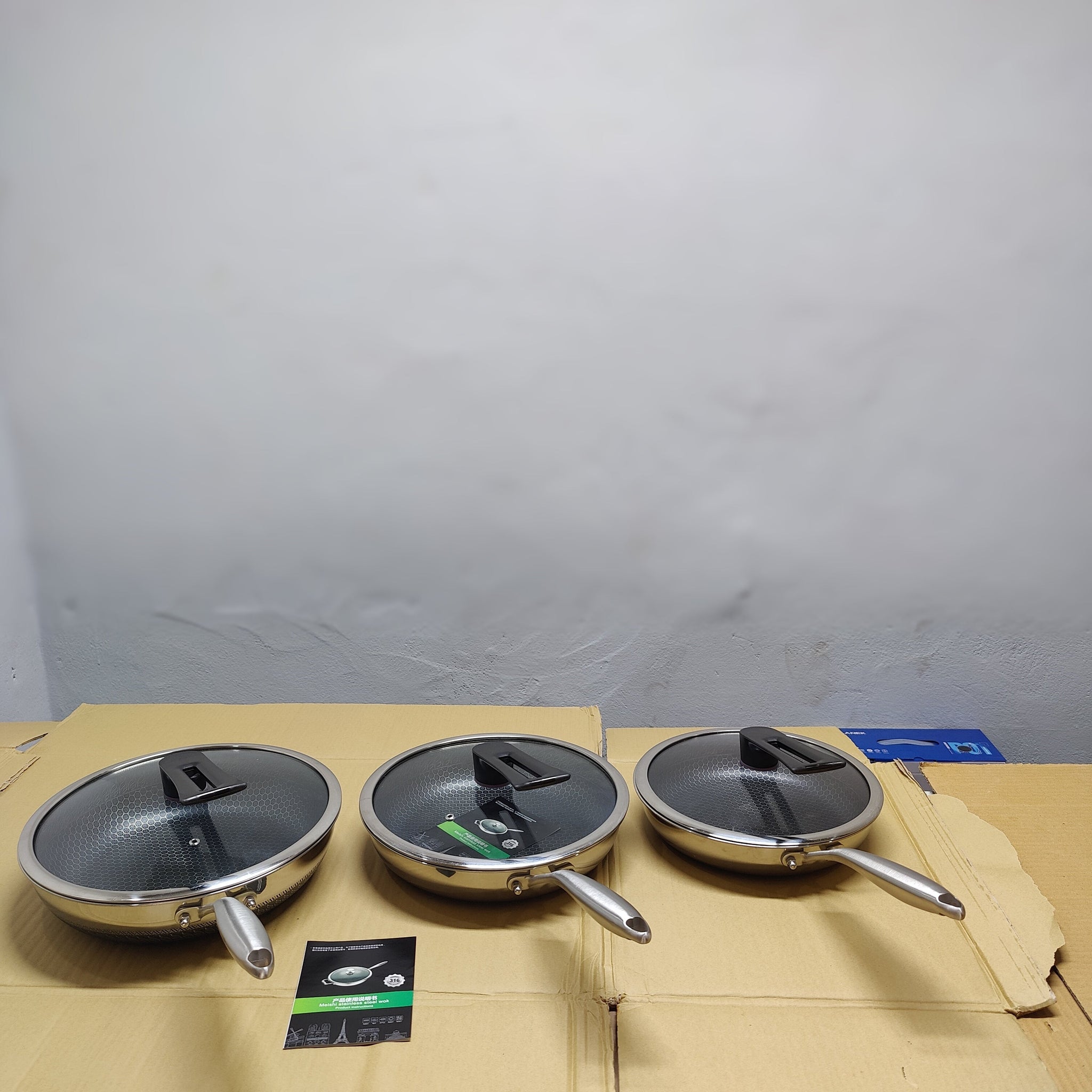 Imported Honeycomb Frypan Laser Crafted Pan with Lid